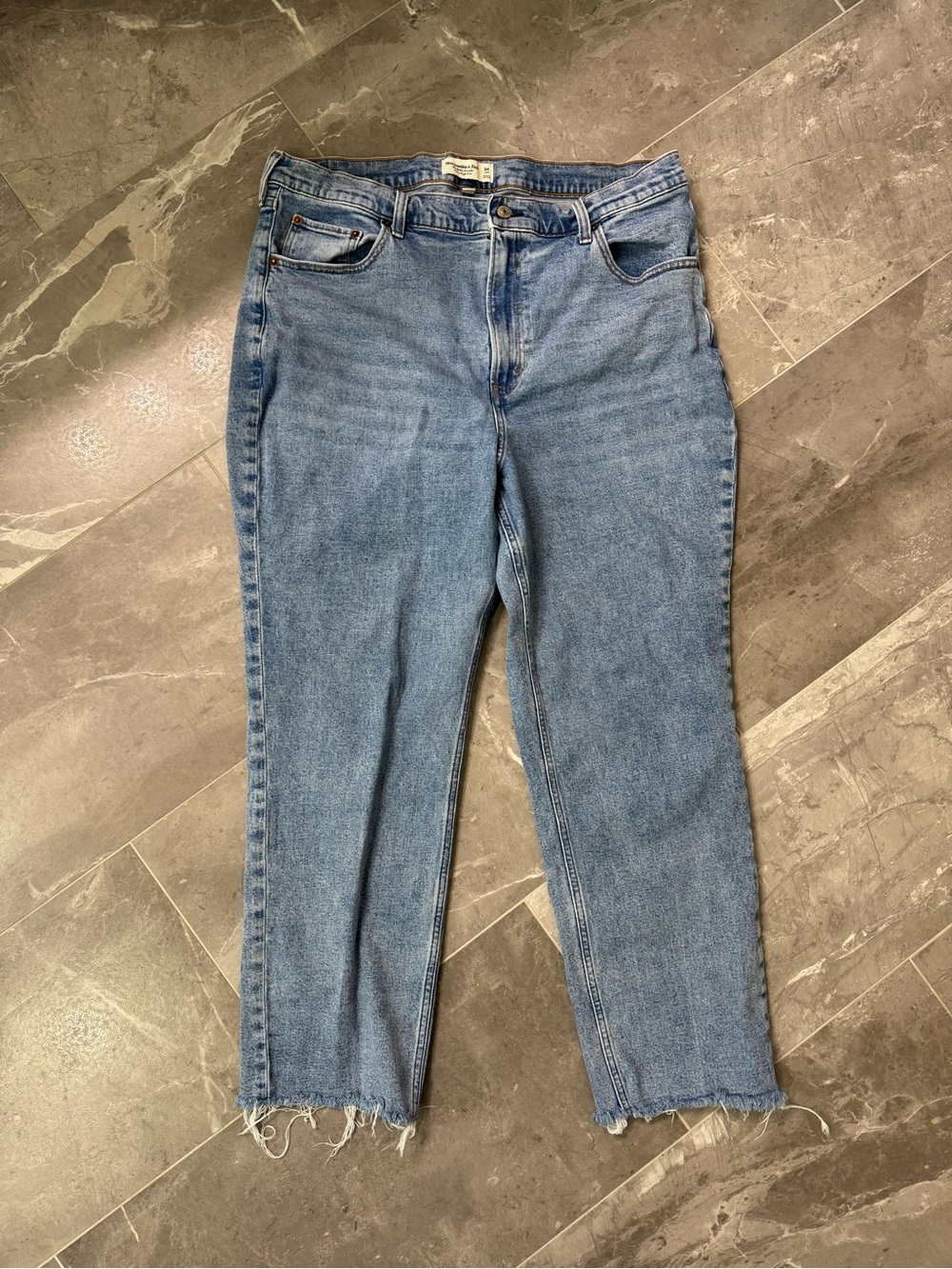 Abercrombie & Fitch Ultra High Rise Ankle Straight Jeans